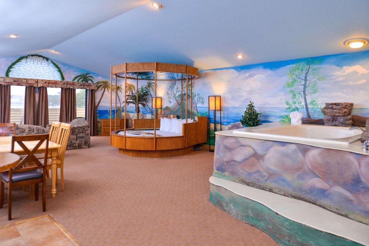 Atlantis Family Waterpark Hotel, Ascend Collection 3* Lake Delton