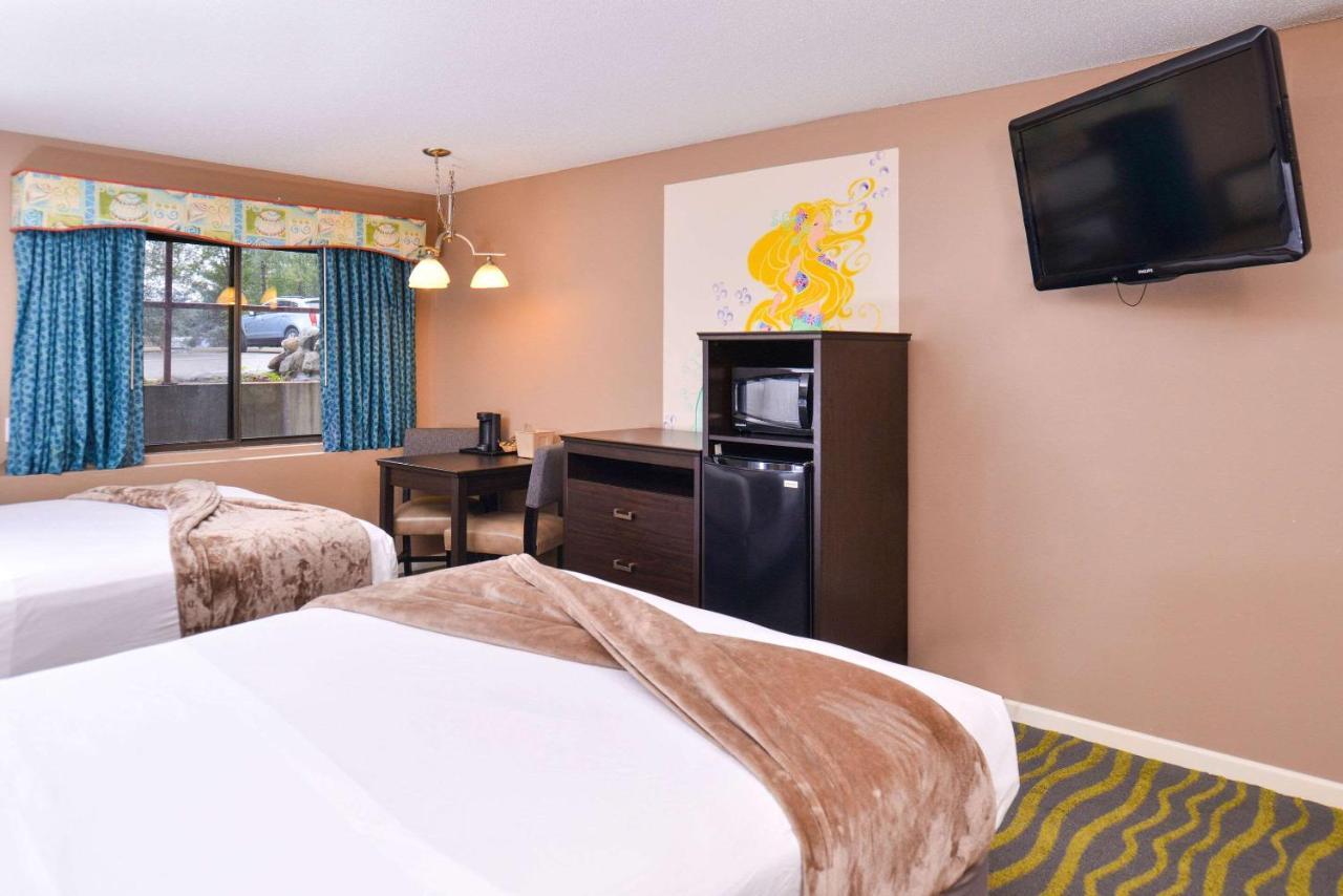 Atlantis Family Waterpark Hotel, Ascend Collection Hotel Lake Delton