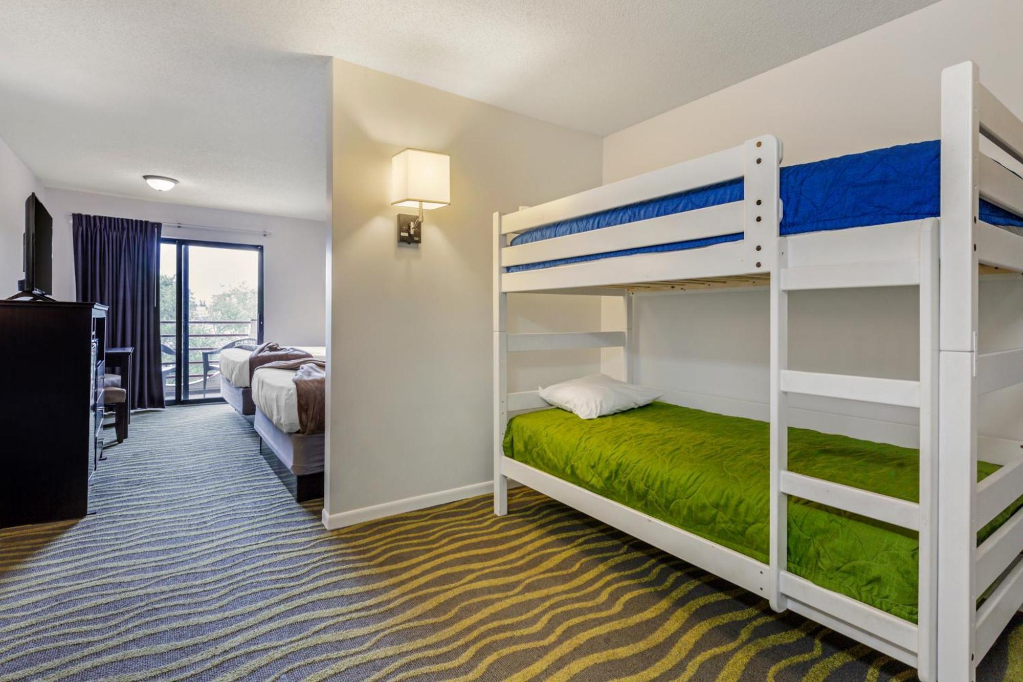Atlantis Family Waterpark Hotel, Ascend Collection Lake Delton